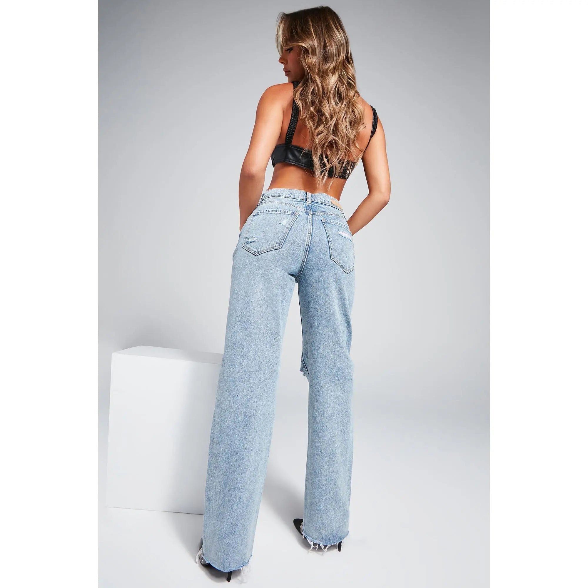 90's Ripped Straight Leg Jeans Medium Wash